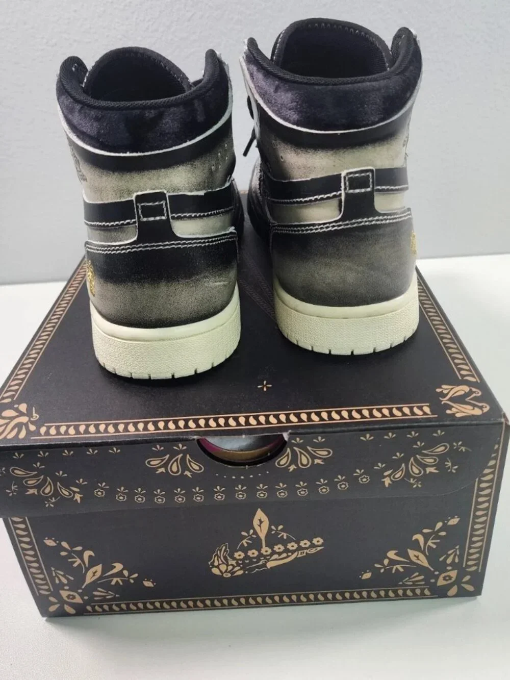 Nike Air Jordan 1 Zoom CMFT 2 Familia Dia de Muertos M7.5 W9